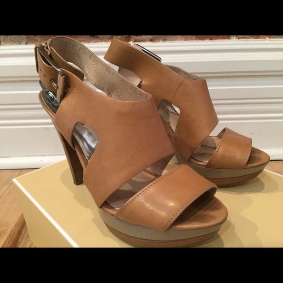 Michael Kors Carla Platform Leather Taupe size 6.5 - Picture 4 of 8